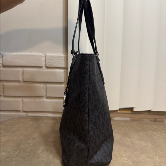 Michael Kors Large Morgan Tote Bag With MK Monogram - Picture 2 of 9